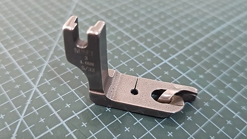 PIE DOBLADILLADOR MÁQUINA RECTA IND 5/32 - 4.0MM